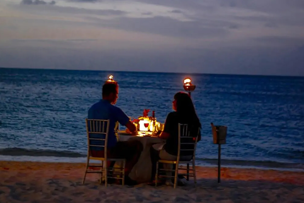 Jantar romântico ao pôr do sol em Aruba